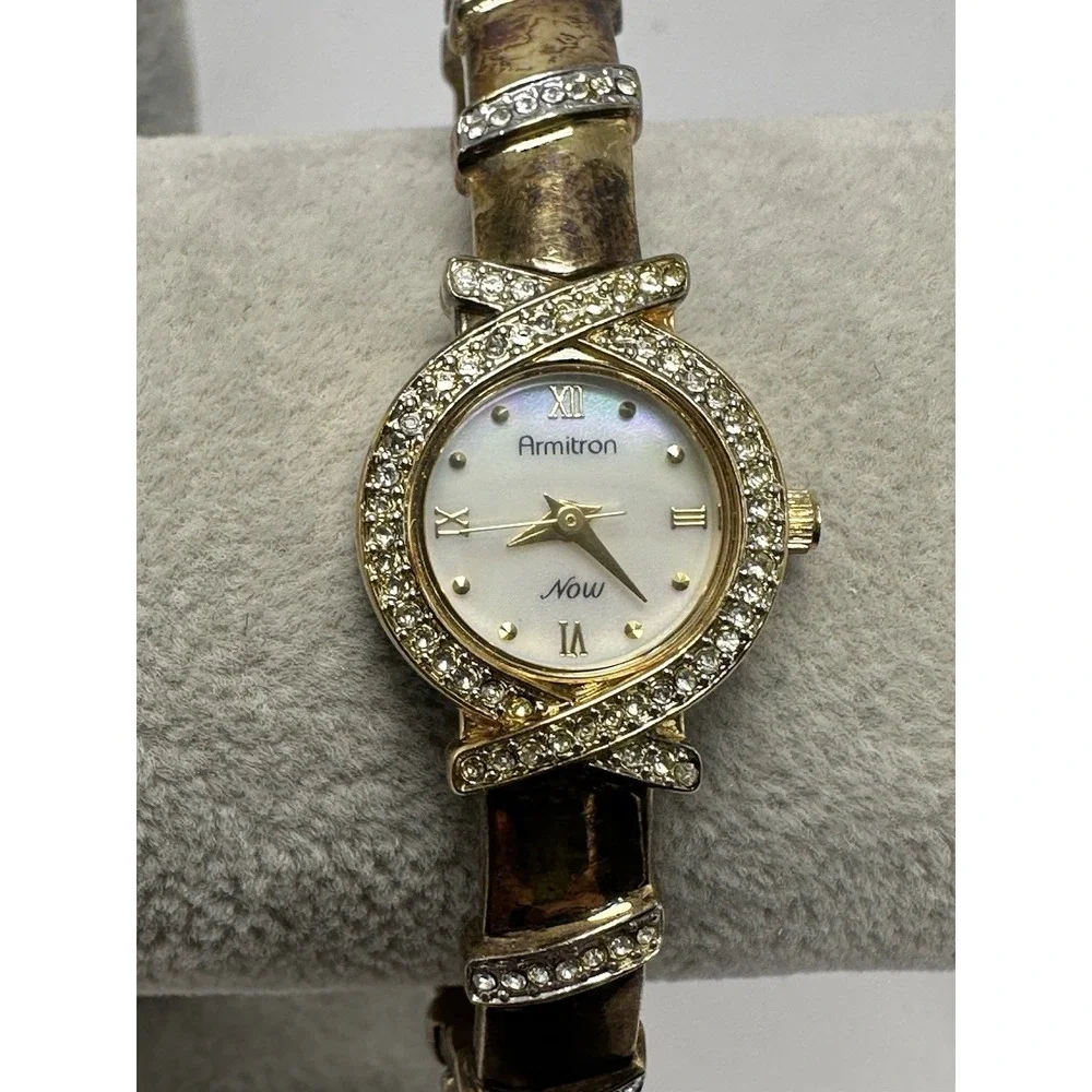 Armitron Now 75/2317 New Battery MOP Ladies Watch 19MM‎ 6.25